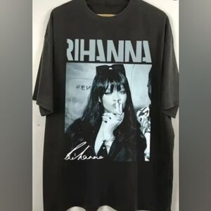 NWW Rihanna T-shirt.